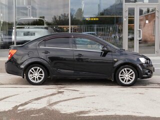 2014 Chevrolet Aveo II, чёрный, 670000 рублей, вид 4