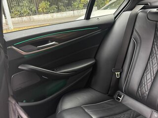 2017 BMW 5 серии 540i xDrive VII (G30/G31/G38), белый, 3950000 рублей, вид 5