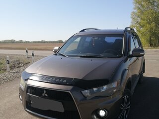 2010 Mitsubishi Outlander II Рестайлинг, коричневый, 1200000 рублей, вид 3