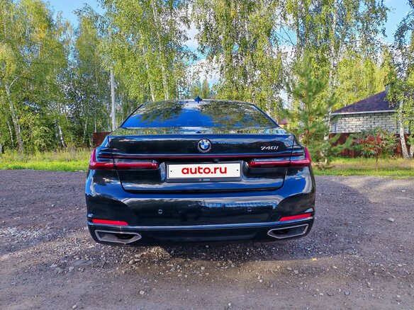 2021 BMW 7 серии 740i VI (G11/G12) Рестайлинг, чёрный, 5950000 рублей - вид 4