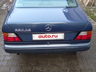 1990 Mercedes-Benz W124 230, синий, 2500000 рублей, вид 5