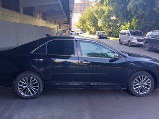 2018 Toyota Camry VII (XV50) Рестайлинг 2, чёрный, 2700000 рублей, вид 2