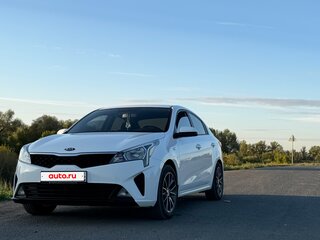 2021 Kia Rio IV Рестайлинг, белый, 1600000 рублей, вид 2