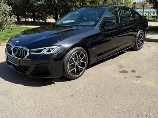 2022 BMW 5 серии 530i xDrive VII (G30/G31/G38) Рестайлинг, чёрный, 8000000 рублей, вид 1