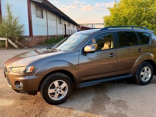 2010 Mitsubishi Outlander II Рестайлинг, коричневый, 1159000 рублей, вид 2