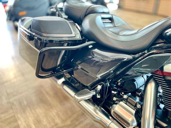 2019 Harley-Davidson CVO Street Glide, серый, 3050000 рублей - вид 1