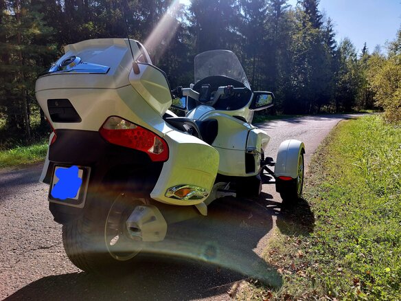 2011 BRP Can-Am Spyder, белый, 1850000 рублей - вид 6