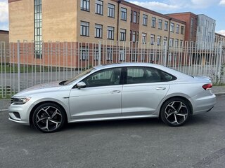 2019 Volkswagen Passat (North America and China) II (NA Market), серебристый, 2000000 рублей, вид 3