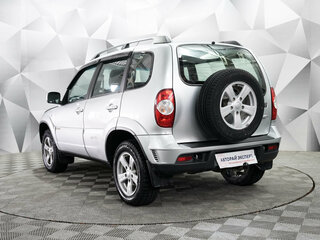 2016 Chevrolet Niva I Рестайлинг, серебристый, 595000 рублей, вид 3
