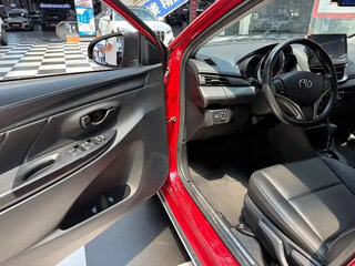 2023 Toyota Yaris L X XP150 Рестайлинг, красный, 1200290 рублей, вид 4