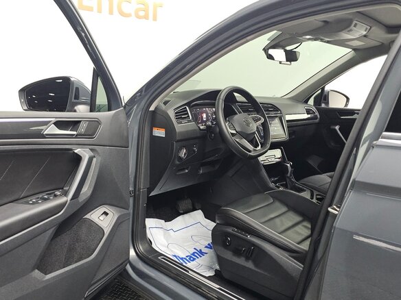 2024 Volkswagen Tiguan II Рестайлинг, серый, 3750000 рублей - вид 10