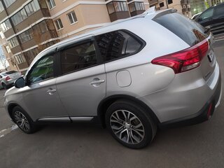 2017 Mitsubishi Outlander III Рестайлинг 2, серебристый, 1959000 рублей, вид 2