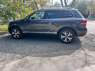 2012 Volkswagen Touareg II, серый, 2700000 рублей, вид 2