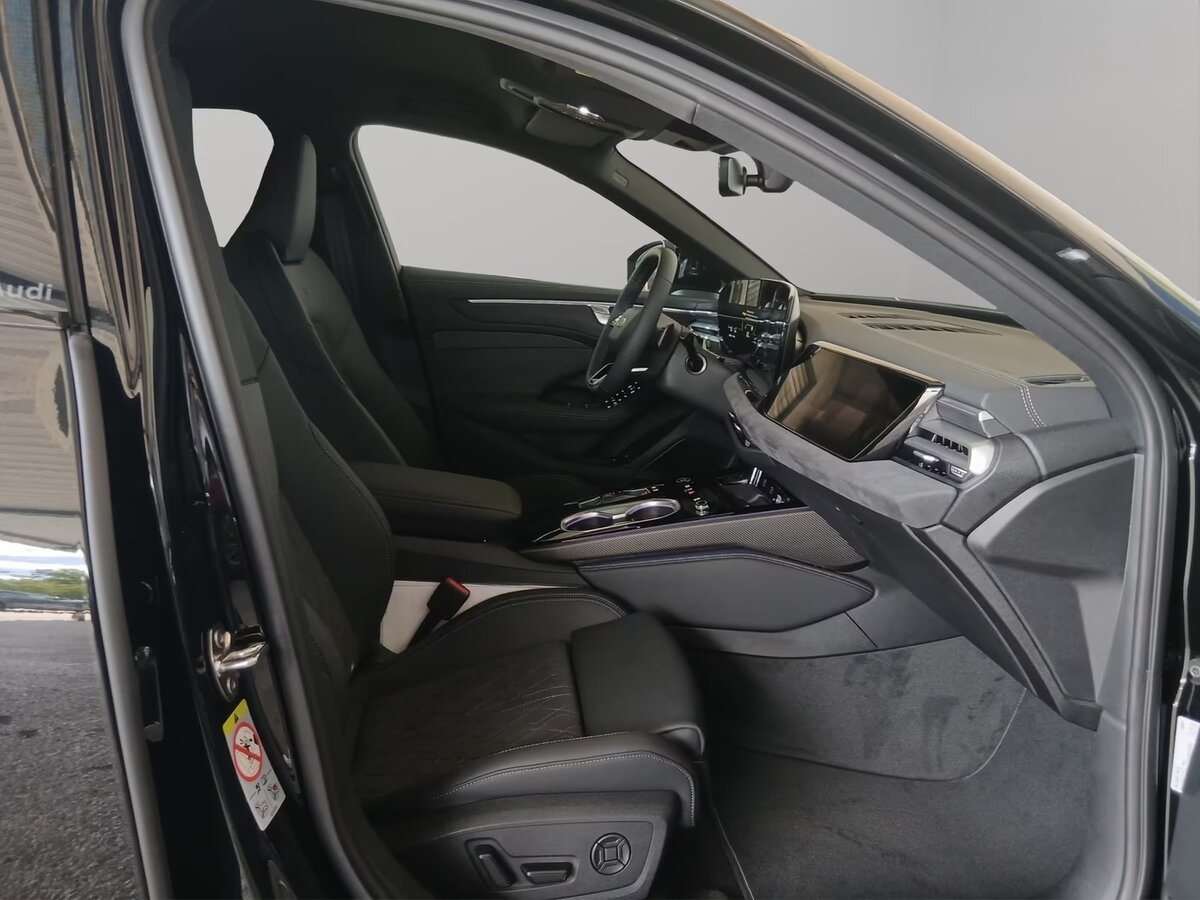 Открыть фотографии: Audi A6 VI (C9)