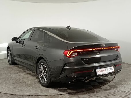 2020 Kia K5 III, серый, 2420000 рублей, вид 5