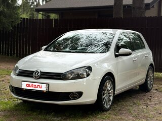 2011 Volkswagen Golf VI, белый, 900000 рублей, вид 1