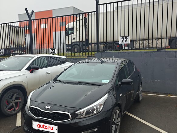 2017 Kia Ceed II Рестайлинг, чёрный, 1500000 рублей - вид 1