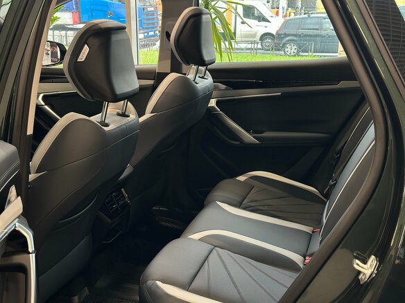 2026 Geely Atlas II, зелёный, 3449990 рублей - вид 14