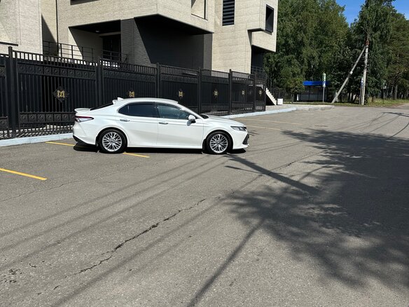 2021 Toyota Camry VIII (XV70), белый, 3050000 рублей - вид 28