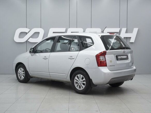 2011 Kia Carens II (UN), серебристый, 850000 рублей - вид 1