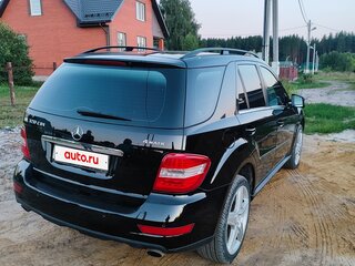 2008 Mercedes-Benz M-Класс 320 II (W164) Рестайлинг, чёрный, 1300000 рублей, вид 5