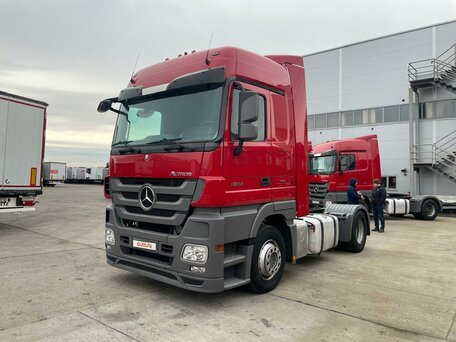 2018 Mercedes-Benz Actros, красный, 4350000 рублей, вид 2