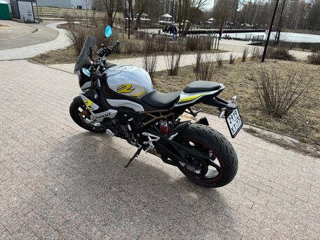 2021 BMW S 1000 R, серый, 1900000 рублей, вид 5