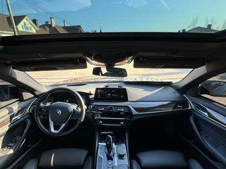 2019 BMW 5 серии 530i xDrive VII (G30/G31/G38), чёрный, 4200000 рублей, вид 4