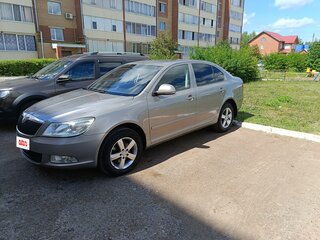 2012 Skoda Octavia II (A5) Рестайлинг, серебристый, 940000 рублей, вид 1