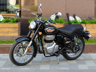 2025 Royal Enfield Bullet 350, красный, 461000 рублей, вид 1