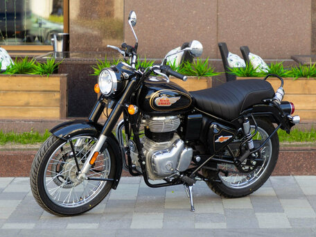 2025 Royal Enfield Bullet 350, красный, 461000 рублей, вид 1