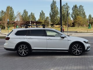 2019 Volkswagen Passat Alltrack B8 Рестайлинг, белый, 3550000 рублей, вид 4