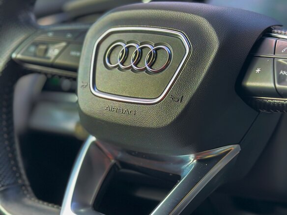 2019 Audi Q8 50 TDI I (4M), синий, 6500000 рублей - вид 13