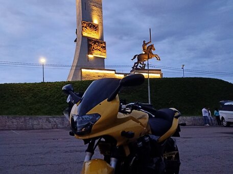 2003 Kawasaki ZR-7, жёлтый, 350000 рублей, вид 5