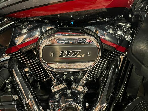 2020 Harley-Davidson CVO Tri Glide, чёрный, 7500000 рублей - вид 5