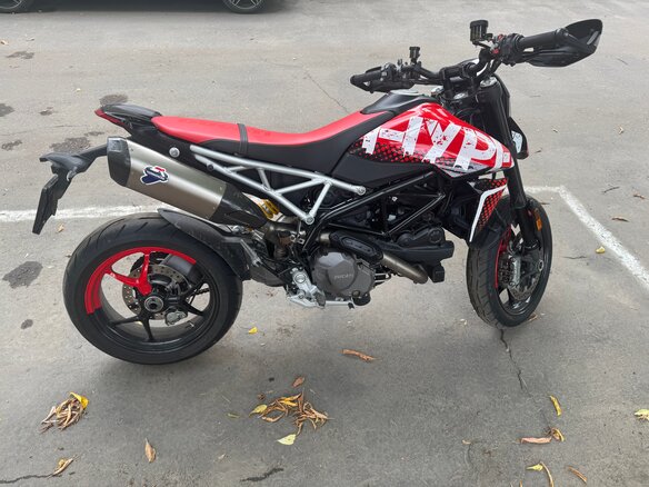 2021 Ducati Hypermotard, красный, 1200000 рублей - вид 2