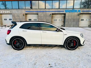 2017 Mercedes-Benz GLA AMG 45 AMG I (X156) Рестайлинг, белый, 4250000 рублей, вид 4