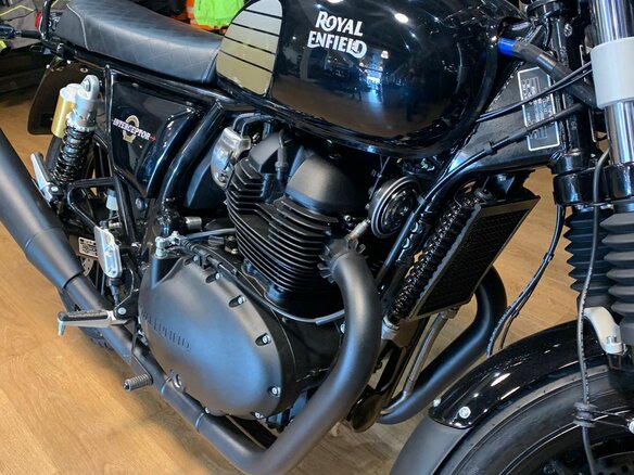 2025 Royal Enfield Interceptor 650, чёрный, 645420 рублей - вид 5
