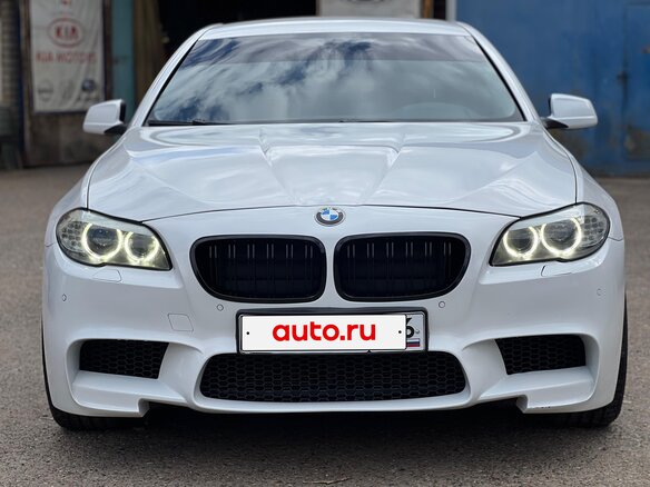 2013 BMW 5 серии 520i VI (F10/F11/F07), белый, 1650000 рублей - вид 2