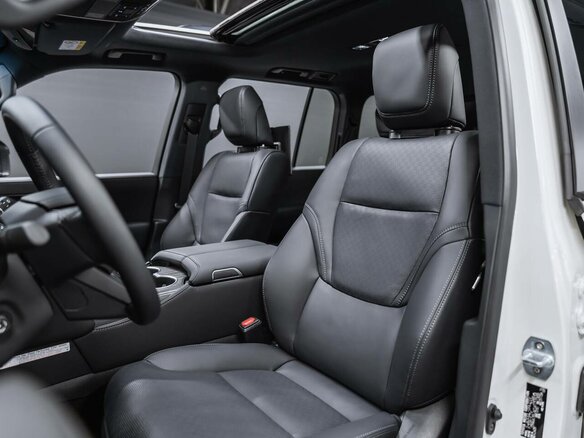 2026 Toyota Land Cruiser 300 Series, белый, 14850000 рублей - вид 19
