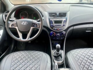 2016 Hyundai Solaris I Рестайлинг, белый, 590000 рублей, вид 2