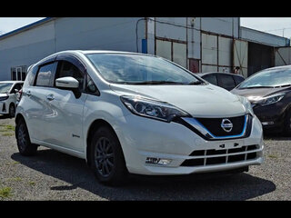 2017 Nissan Note e-Power II Рестайлинг, белый, 1180000 рублей, вид 5