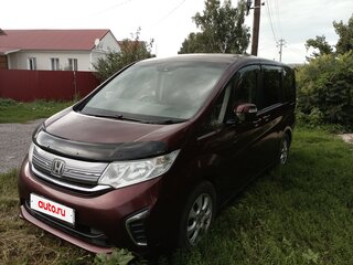 2017 Honda Stepwgn V Рестайлинг, красный, 1590000 рублей, вид 2