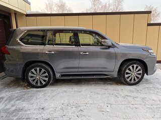 2017 Lexus LX 570 III Рестайлинг 2, серый, 6900000 рублей, вид 3