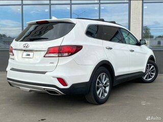 2017 Hyundai Santa Fe Grand III Рестайлинг, белый, 2400000 рублей, вид 3