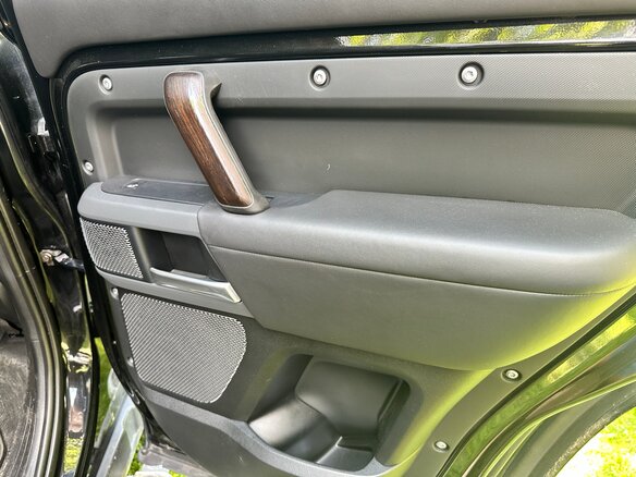 2021 Land Rover Defender 110 II, чёрный, 6790000 рублей - вид 9
