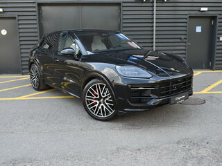 2026 Porsche Cayenne GTS Coupé III Рестайлинг, чёрный, 25500000 рублей, вид 3