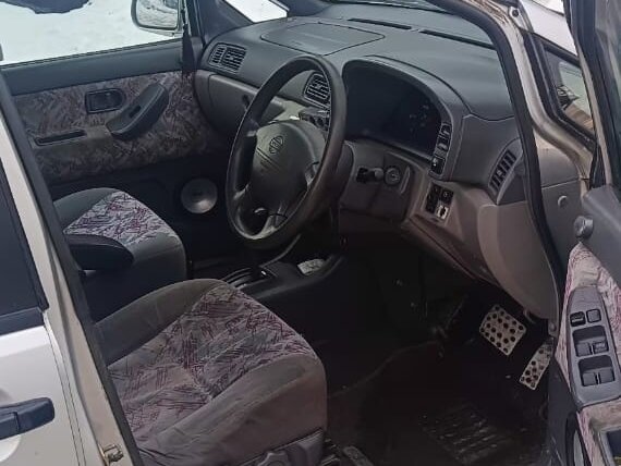 1997 Nissan Prairie II (M11), серебристый, 250000 рублей - вид 1