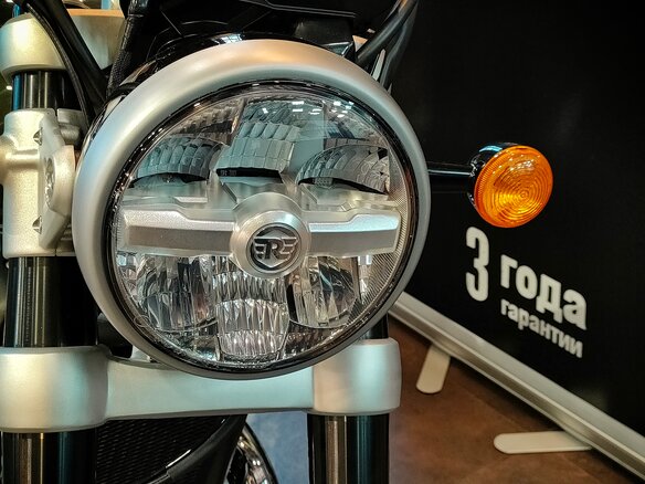 2026 Royal Enfield Super Meteor, зелёный, 773000 рублей - вид 15