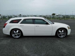 2006 Dodge Magnum II, белый, 1100000 рублей, вид 4
